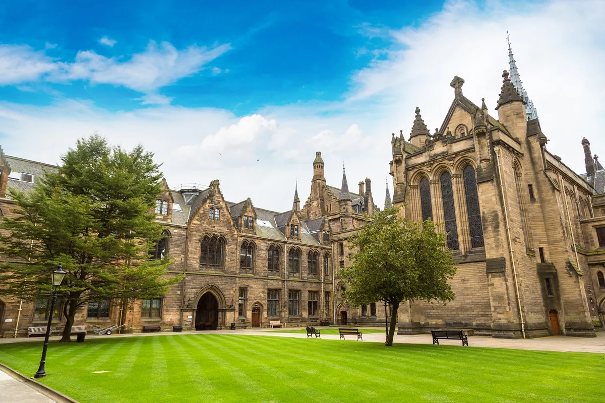 University of Glasgow focus on outdoor campus